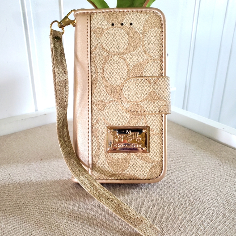 Coach Gold and Cream iPhone 6 Plus/7 Plus/8 Plus Wristlet Clutch